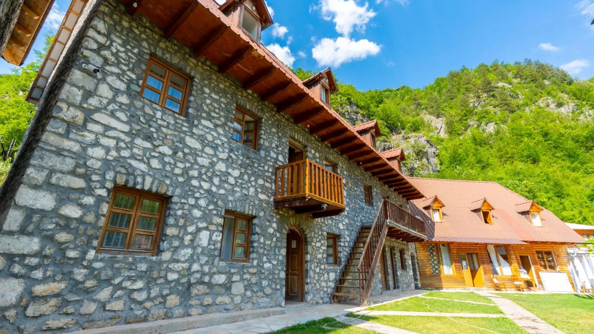Pensión Hotel Bujtina Berishta Theth